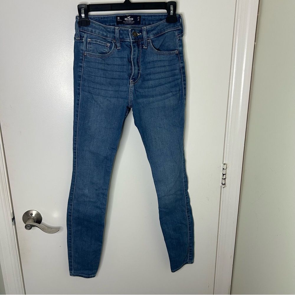 Hollister | medium wash high rise super skinny soft stretch jeans | size 3R